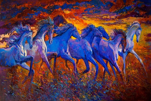лошади в лучах заката 