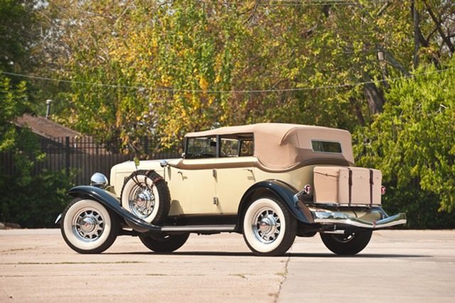 1933 Auburn Eight 8-105 Phaeton Sedan_02