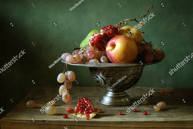 фрукты в вазе 